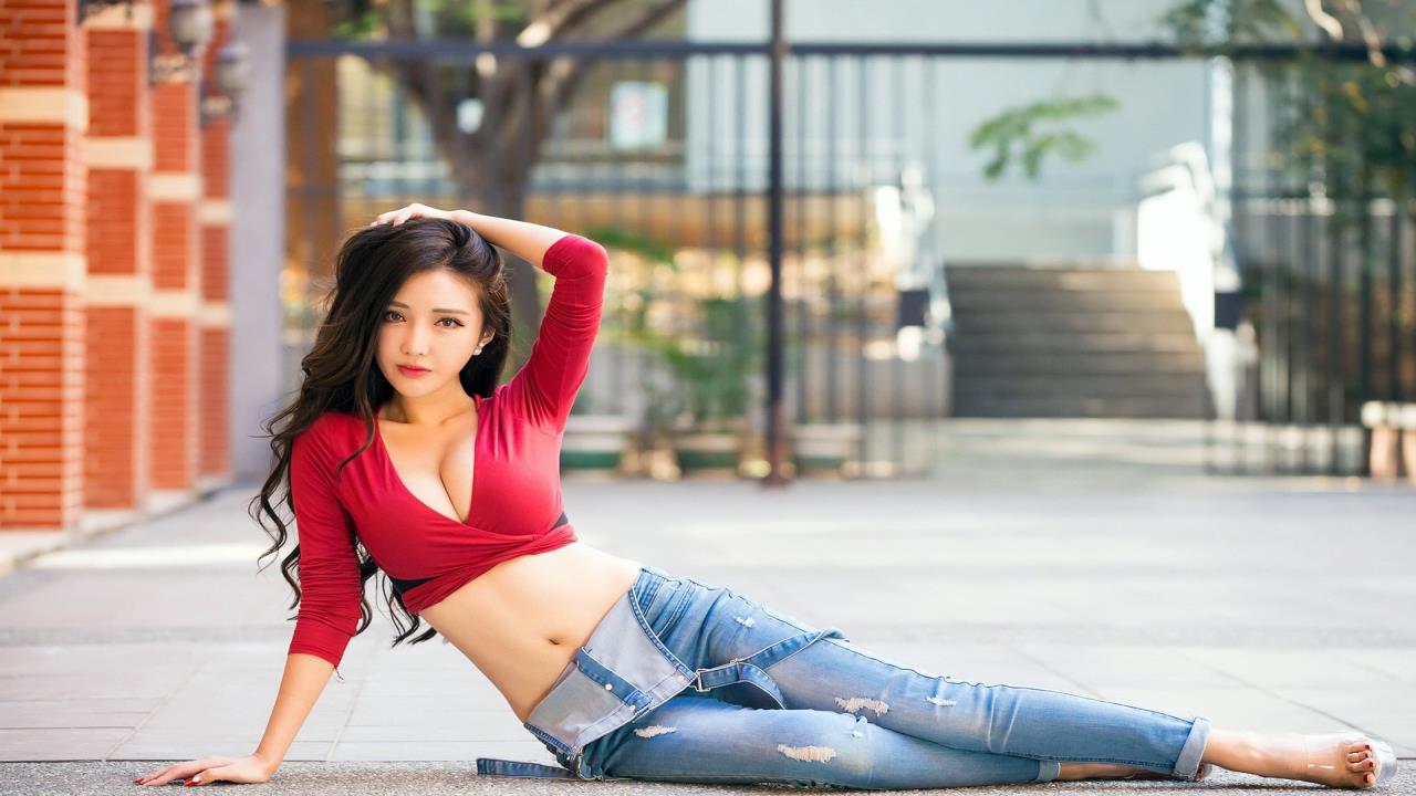 我的妹妹每天只和我对视一眼樱花:  樱花季的秘密眼神